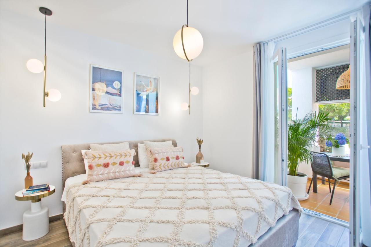 Beachfront Luxury Complex With Tropical Gardens & Pools Marbella Eksteriør bilde