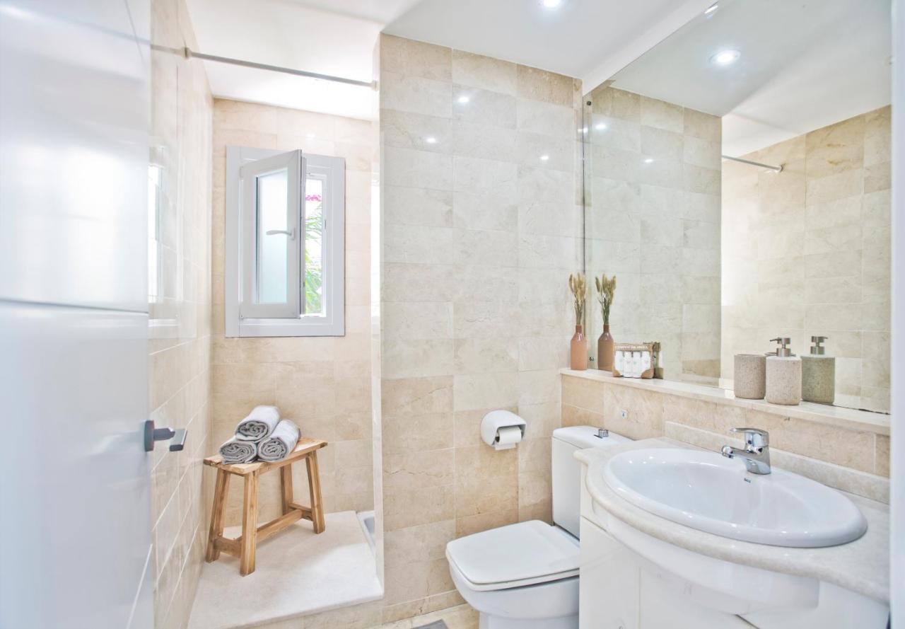 Beachfront Luxury Complex With Tropical Gardens & Pools Marbella Eksteriør bilde