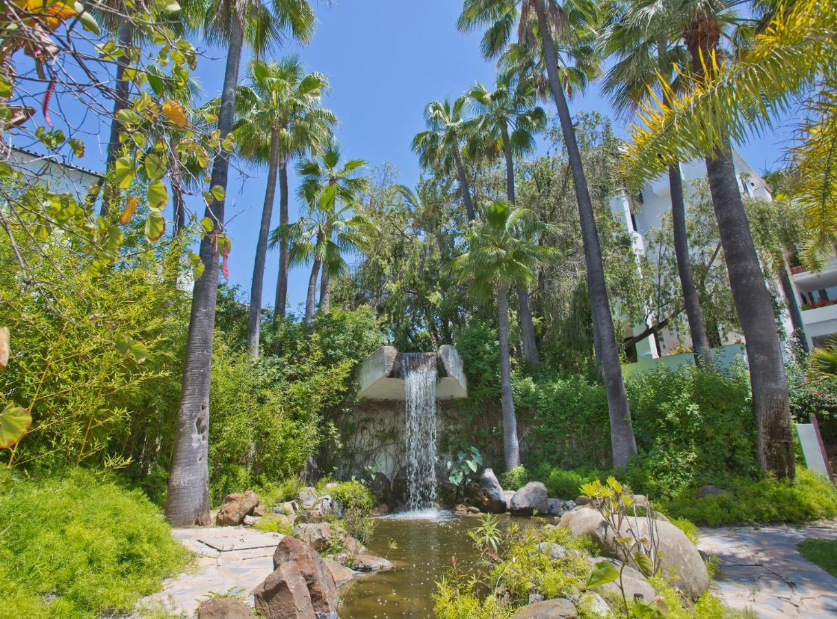 Beachfront Luxury Complex With Tropical Gardens & Pools Marbella Eksteriør bilde